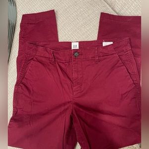 Gap girlfriend Khaki pants size 4. Burgundy color